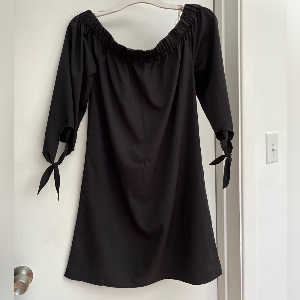 Little boutique C label dress with tie 3/4 sleeves 
Size S